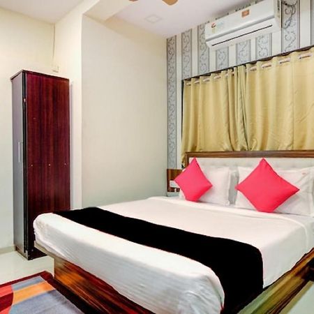 Hotel De Classico Juhu Мумбай Екстериор снимка