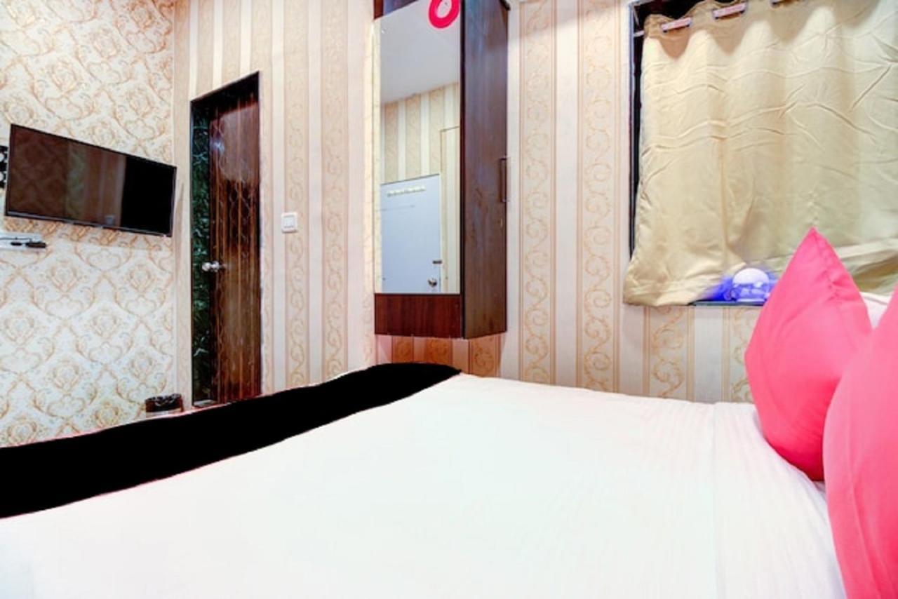 Hotel De Classico Juhu Мумбай Екстериор снимка
